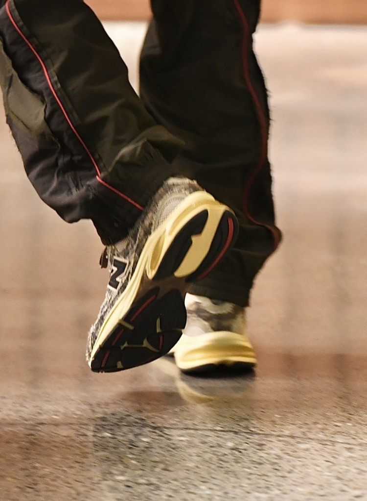上新！库里今日入场穿Joe Freshgoods x New Balance 2010 款球鞋