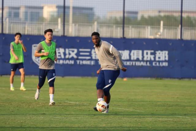 竞技宝移动-三镇双外援归位东征不轻敌：浙江是强队很有战斗力