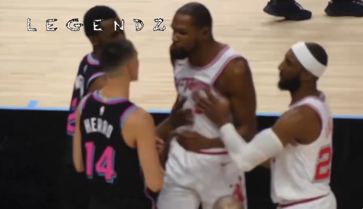 竞技宝平台-斗嘴全貌 KD：包夹我就别喷垃圾话 你个娘炮！希罗：闭上你的臭嘴